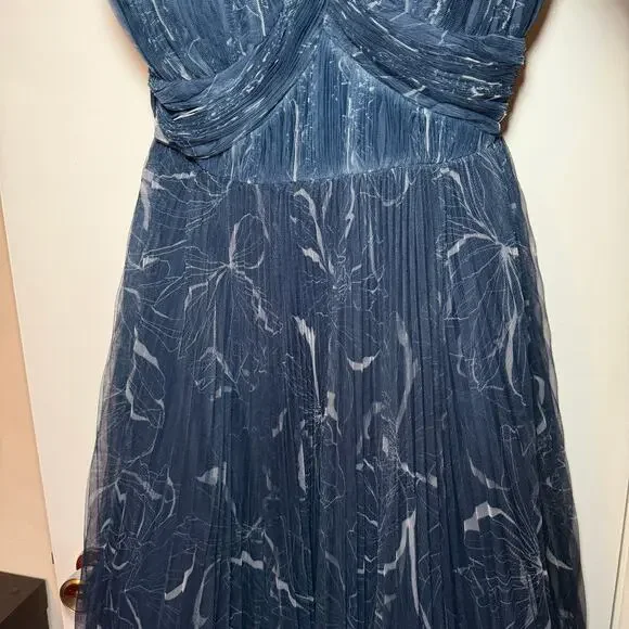 sleeveless shift dress of pale blue linen Amazhiyu Women's Linen Sleeveless Shift Dress with Pockets main image 0